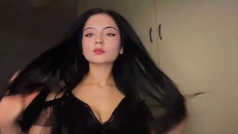 sharelgilvin online show from November 2025 05:24:01 PM