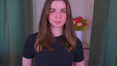 Snapshot of sharilynkelsoe chatting on May 2026 07:35:02 AM My name is Emma online show from May 2026 07:35:02 AM