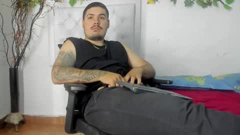 jhon deibyd online show from November 2025 02:43:01 AM