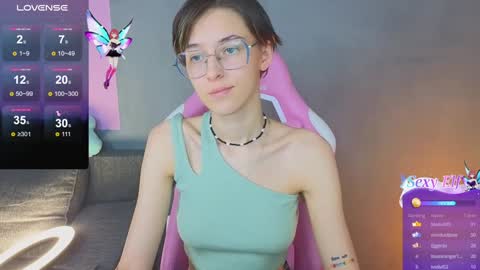 Snapshot of sharli_rose chatting on December 2024 06:28:02 PM Sharli online show from December 2024 06:28:02 PM