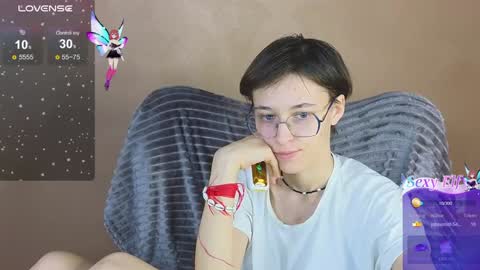 Snapshot of sharli_rose chatting on February 2025 03:18:01 PM Sharli online show from February 2025 03:18:01 PM