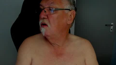 sharlots_pet online show from April 2026 09:46:01 AM