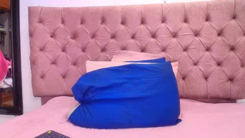 Sharlott online show from February 2025 12:05:02 PM