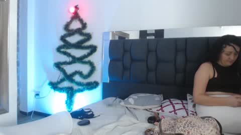 Snapshot of sharlotte__jones chatting on December 2024 08:04:01 PM Sara online show from December 2024 08:04:01 PM