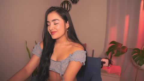 Snapshot of sharlotte_evanns chatting on April 2026 10:19:02 PM Sharlotte online show from April 2026 10:19:02 PM