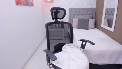 sharon online show from December 2025 08:57:01 PM