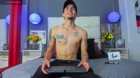 Sharon  Tyga online show from November 2025 01:21:02 PM