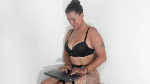 Snapshot of sharoncute17 chatting on June 2026 08:58:01 PM sharoncute17 online show from June 2026 08:58:01 PM