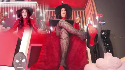 Snapshot of sharoon_gold chatting on February 2025 10:42:02 PM Your mistress Sharon  online show from February 2025 10:42:02 PM