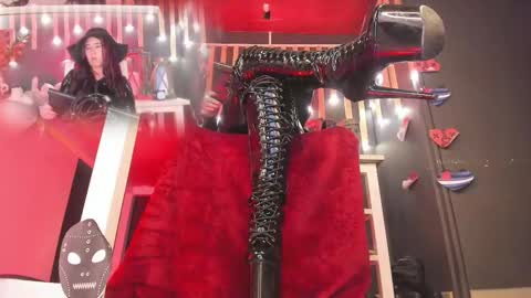 Snapshot of sharoon_gold chatting on February 2025 01:52:02 AM Your mistress Sharon  online show from February 2025 01:52:02 AM