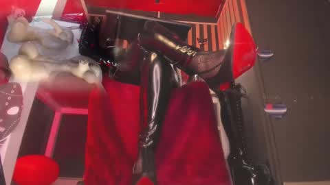 Snapshot of sharoon_gold chatting on March 2025 12:18:02 AM Your mistress Sharon  online show from March 2025 12:18:02 AM