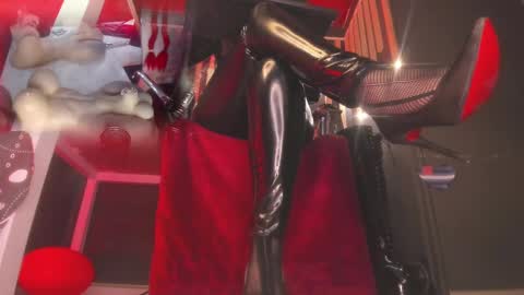 Snapshot of sharoon_gold chatting on March 2025 03:22:01 AM Your mistress Sharon  online show from March 2025 03:22:01 AM