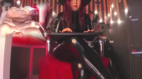 Snapshot of sharoon_gold chatting on March 2025 12:11:02 AM Your mistress Sharon  online show from March 2025 12:11:02 AM