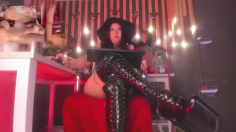 Snapshot of sharoon_gold chatting on March 2025 02:09:02 AM Your mistress Sharon  online show from March 2025 02:09:02 AM