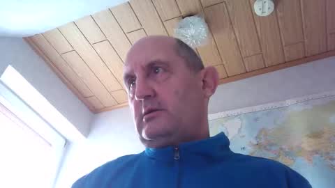 Snapshot of sharpshoder chatting on November 2025 10:06:02 AM Peter online show from November 2025 10:06:02 AM