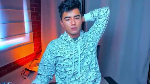 Snapshot of shawn__sanderson chatting on December 2025 01:39:02 PM Shawn online show from December 2025 01:39:02 PM