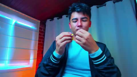 Snapshot of shawn__sanderson chatting on January 2026 03:28:01 PM Shawn online show from January 2026 03:28:01 PM