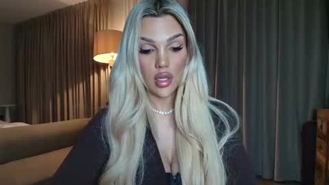 shayblonde online show from November 2025 07:48:02 PM