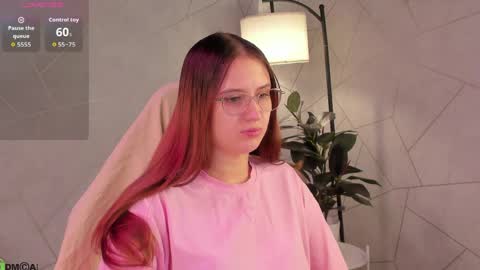 Snapshot of shei1a_shy chatting on May 2026 09:14:01 AM Amely online show from May 2026 09:14:01 AM