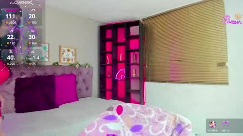 Snapshot of shelby_carson chatting on February 2026 01:04:01 PM Shelby cute online show from February 2026 01:04:01 PM