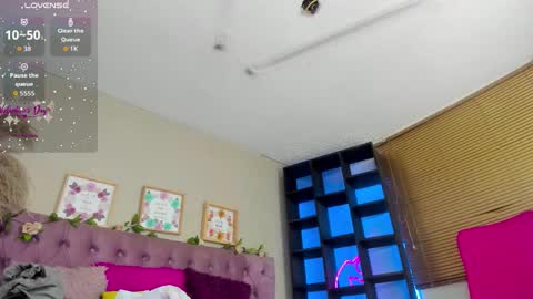 Snapshot of shelby_carson chatting on February 2026 12:45:01 PM Shelby cute online show from February 2026 12:45:01 PM