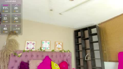 Snapshot of shelby_carson chatting on February 2026 12:46:01 PM Shelby cute online show from February 2026 12:46:01 PM