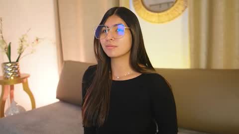 Snapshot of shelleymorell chatting on February 2026 12:15:01 PM Transmission schedule Monday - Friday 715 am to 200 pm time Colombia online show from February 2026 12:15:01 PM