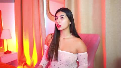 Snapshot of shelleymorell chatting on February 2026 01:18:02 PM Transmission schedule Monday - Friday 715 am to 200 pm time Colombia online show from February 2026 01:18:02 PM