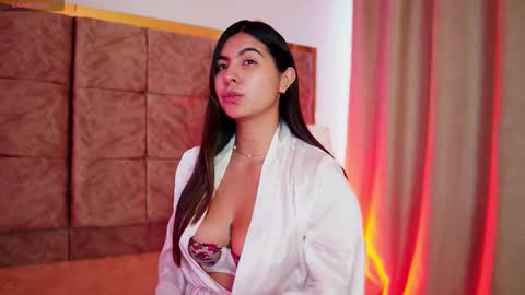 Snapshot of shelleymorell chatting on February 2026 12:34:02 PM Transmission schedule Monday - Friday 715 am to 200 pm time Colombia online show from February 2026 12:34:02 PM