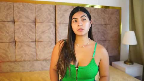 Snapshot of shelleymorell chatting on March 2026 12:55:01 PM Transmission schedule Monday - Friday 715 am to 200 pm time Colombia online show from March 2026 12:55:01 PM