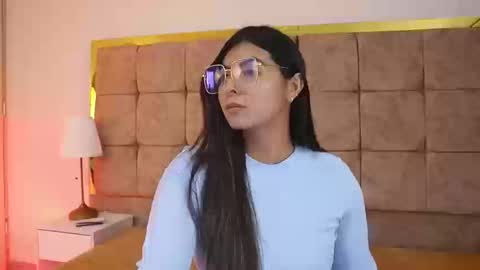 Snapshot of shelleymorell chatting on March 2026 01:50:02 PM Transmission schedule Monday - Friday 715 am to 200 pm time Colombia online show from March 2026 01:50:02 PM