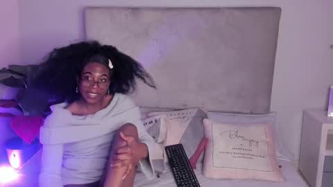 shelsy_issy online show from November 2025 08:25:02 PM