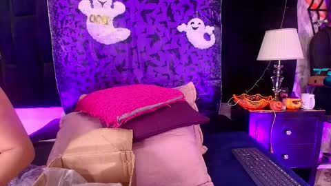 Shelsy online show from October 2025 11:58:01 AM