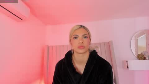 Snapshot of shelynna_azzul chatting on May 2026 12:33:02 PM shelynna_azzul online show from May 2026 12:33:02 PM