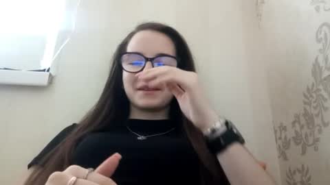 Snapshot of shereeguyott chatting on March 2026 06:59:01 AM Emma online show from March 2026 06:59:01 AM