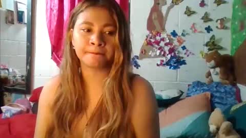 Snapshot of sherlyn_fox69 chatting on October 2025 03:20:02 AM Maria Saenz online show from October 2025 03:20:02 AM