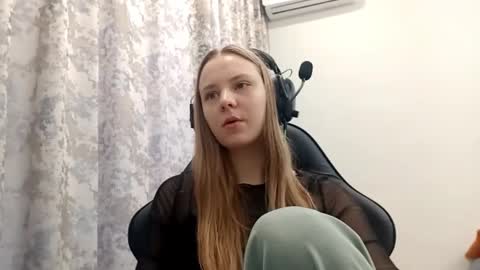 Snapshot of sherrylkeep chatting on December 2025 06:11:01 AM Lisa online show from December 2025 06:11:01 AM