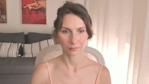 shesleepsnaked online show from September 2025 03:36:01 PM
