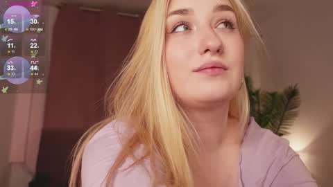 Snapshot of shine_polly chatting on December 2024 10:34:02 PM Polly online show from December 2024 10:34:02 PM