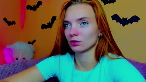 Alexis online show from October 2025 07:04:02 PM