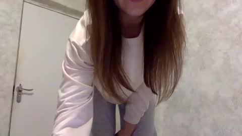 Jesica online show from October 2025 09:34:02 PM