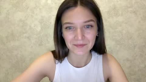 Snapshot of shining_pearl chatting on June 2026 09:28:02 PM Jesica online show from June 2026 09:28:02 PM