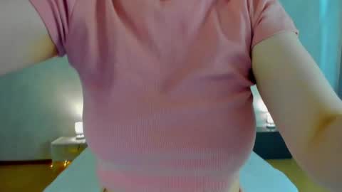 Snapshot of shiny_lisss chatting on May 2026 01:44:01 AM Lisa online show from May 2026 01:44:01 AM
