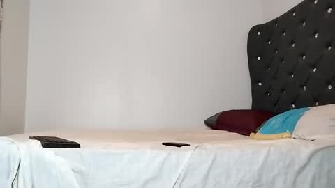 Shi-ro online show from November 2025 11:45:01 AM