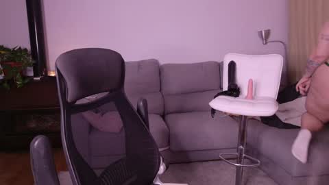 Mimi   online show from January 2025 06:31:01 PM