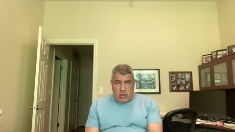 Snapshot of showmet chatting on July 2026 07:40:02 PM Chicago Guy online show from July 2026 07:40:02 PM
