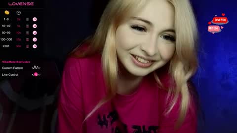 Molly online show from October 2025 06:17:02 PM
