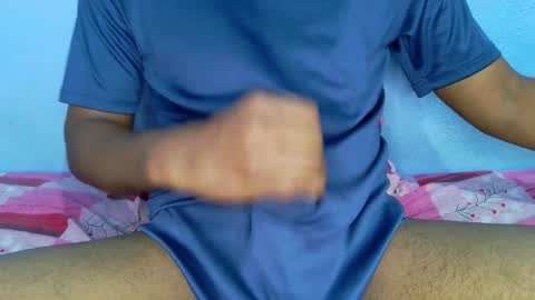 Snapshot of shy_eyes_ chatting on December 2024 01:32:01 PM shyeyes online show from December 2024 01:32:01 PM