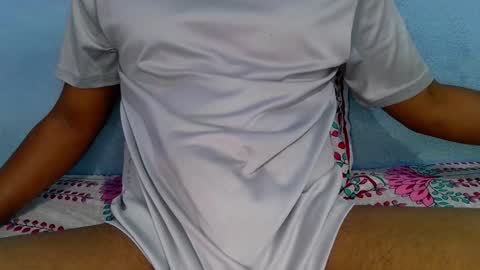 Snapshot of shy_eyes_ chatting on January 2025 01:40:01 PM shyeyes online show from January 2025 01:40:01 PM