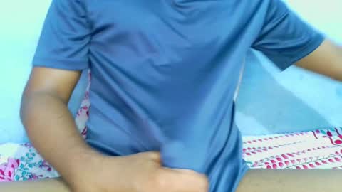 Snapshot of shy_eyes_ chatting on January 2025 02:45:02 AM shyeyes online show from January 2025 02:45:02 AM